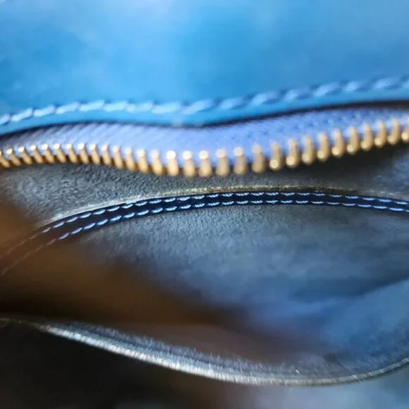 SOLD Louis Vuitton EPI PM Saint Jacques in Blue Authenticated - Picture 6 of 16